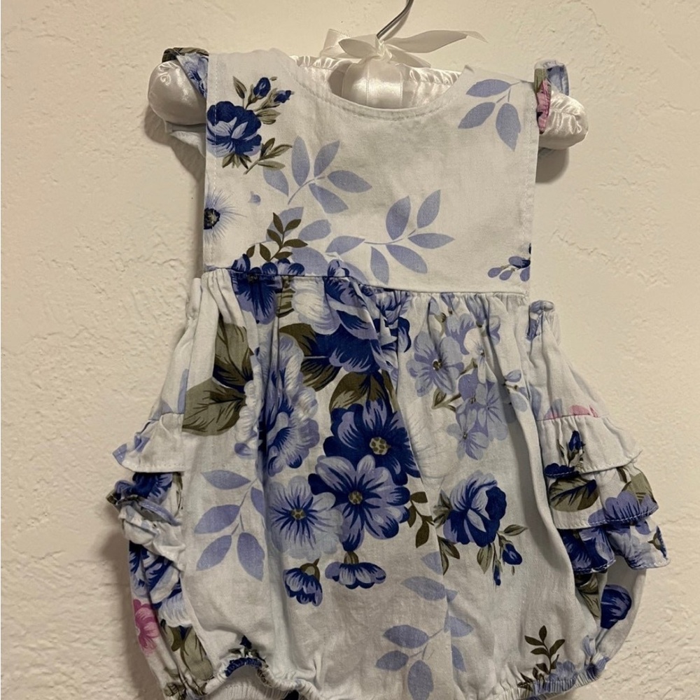 Lil Cactus baby girl 6-12m romper